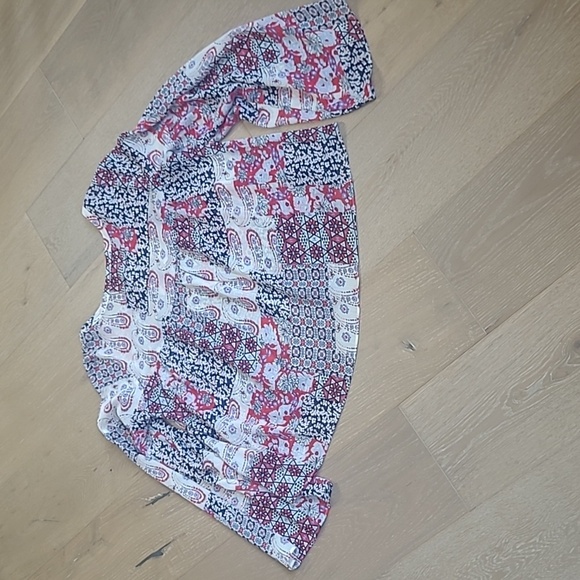 EUC Ariat Tracey Blouse Women's Medium Sheer Red/Blue Paisley Print Shirt - Picture 5 of 9